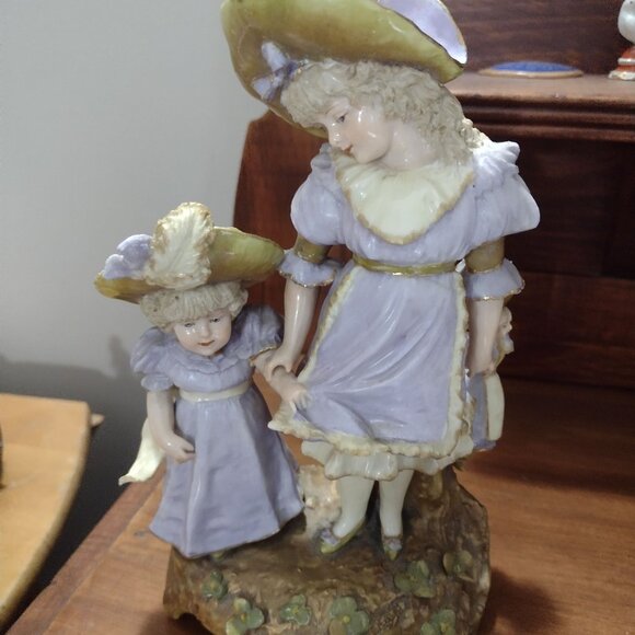 Beautiful Art Nouveau Ernst Wahliss, Vienna, figural group in porcelain - Picture 1 of 10
